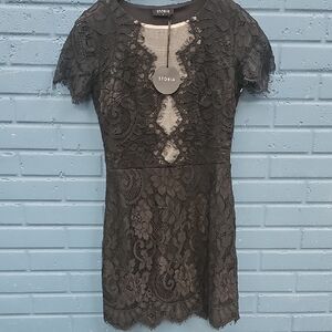 Storia Illusion Plunge Neck Lace Mini Dress Black Size M